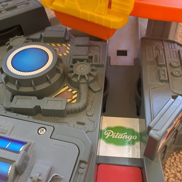 Hot Wheels Spin Storm Trackset - Picture 5 of 16